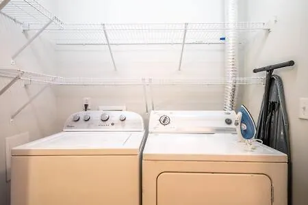 Cozysuites Music Row Modern 1Br W/Free Parking! 32 Nashville 0*,  United States